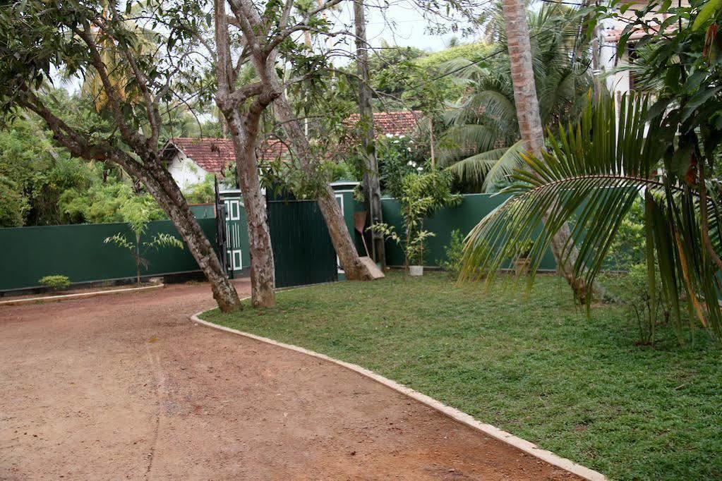 Villa Dineha ヒッカドゥワ エクステリア 写真
